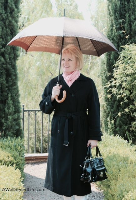 Classic curved handle umbrella holding handbag