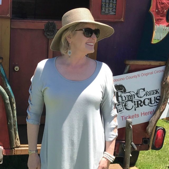 Jennifer Connolly of A Well Styled Life wearing Covered Perfectly