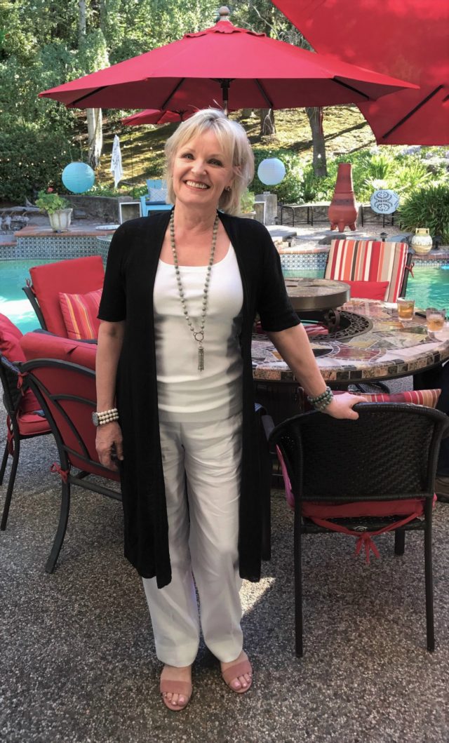Jennifer Connolly of A Well Styled Life wearing French Kande