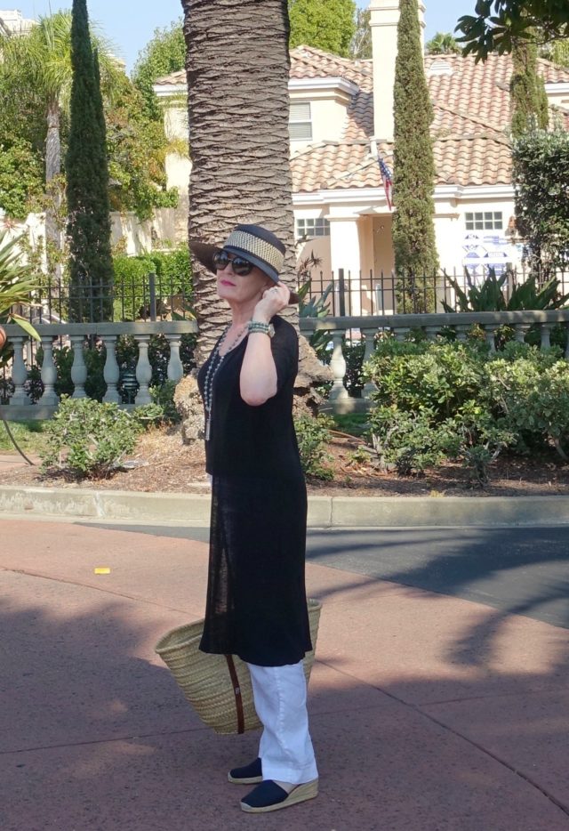 Jennifer Connolly of A Well Styled Life wearing black and white linen