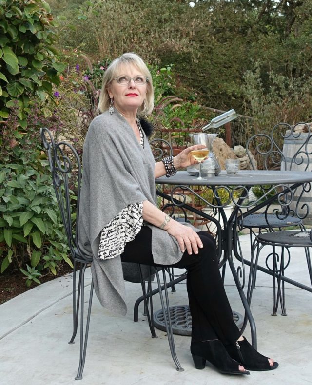 Jennifer Connolly of A Well Styled Life wearing Munro booties