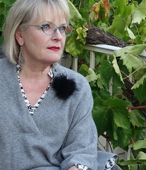 Jennifer Connolly of A Well Styled Life wearing Halogen Cashmere Poncho
