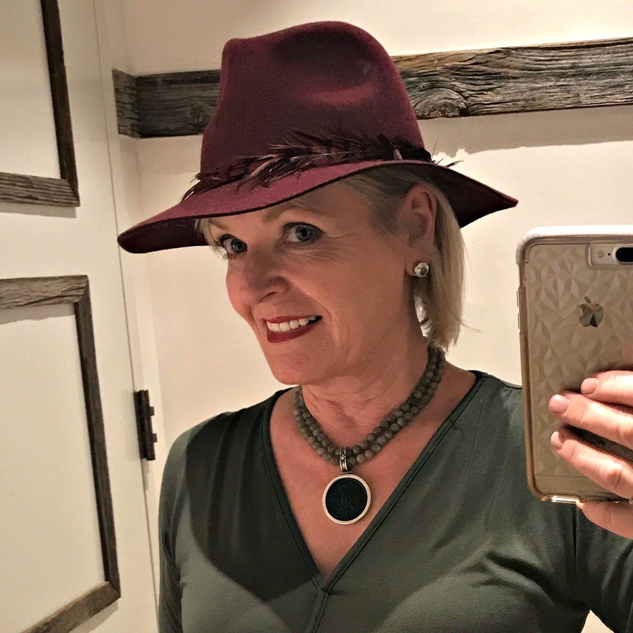 Jennifer Connolly of A Well Styled Life wearing fedora from Anthropologie