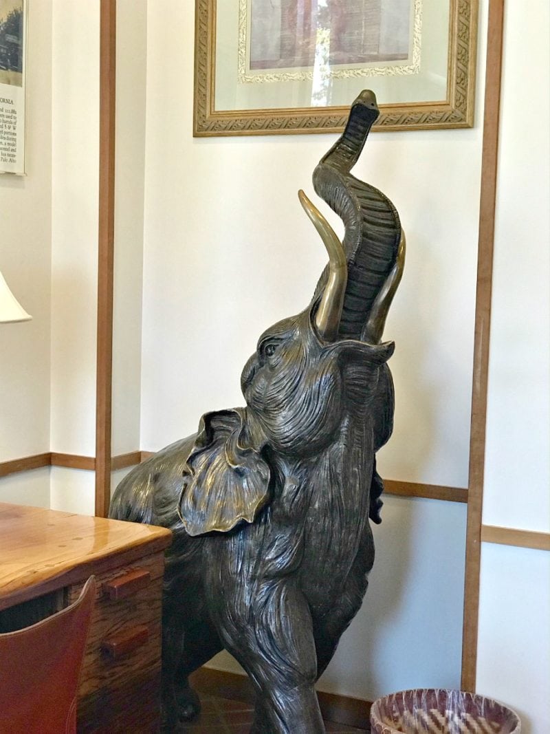 Jennifer Connolly of A Well Styled Life exploring Dinah's Hotel in Palo Alto