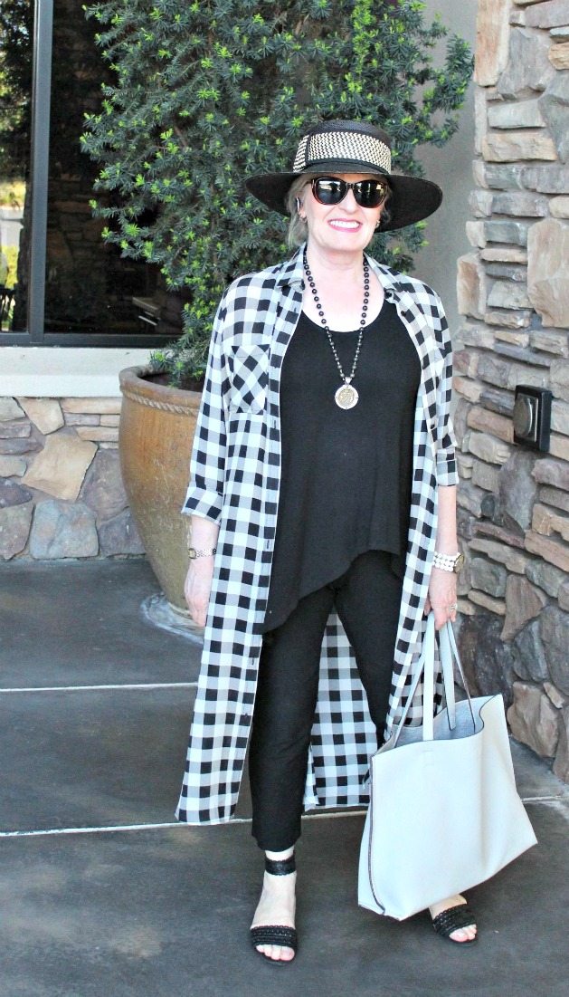 Jennifer Connolly of A Well Styled Life wearing a column of black with silk duster
