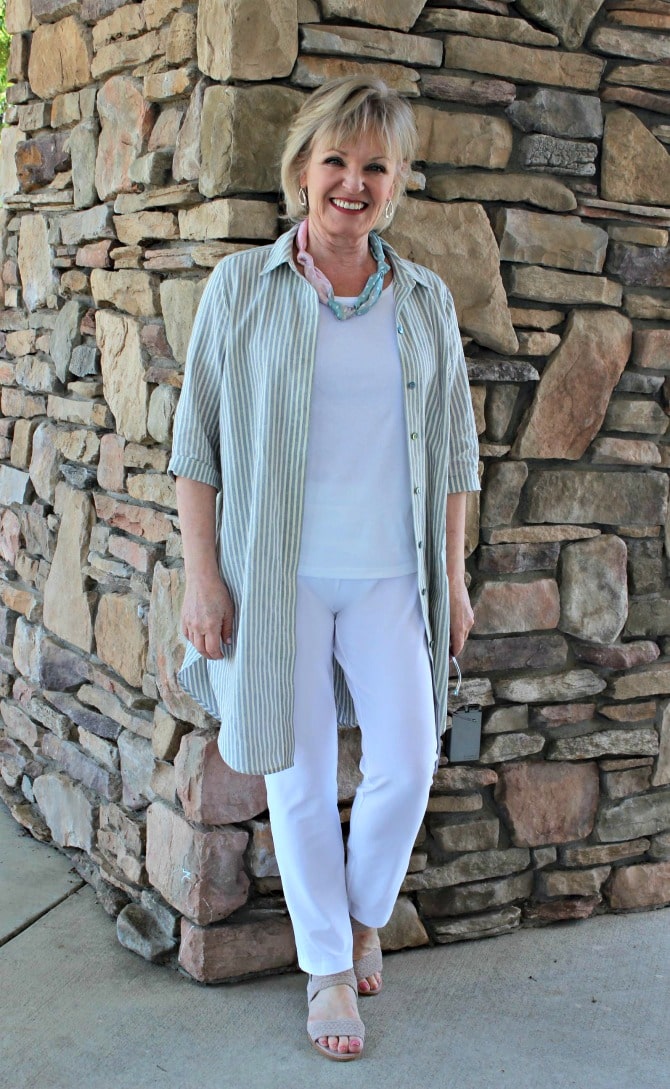 Jennifer Connolly of A Well Styled Life wearing Eileen Fisher from Macy's