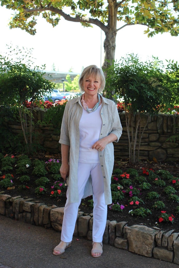 Jennifer Connolly of A Well Styled Life wearing Eileen Fisher from Macy's