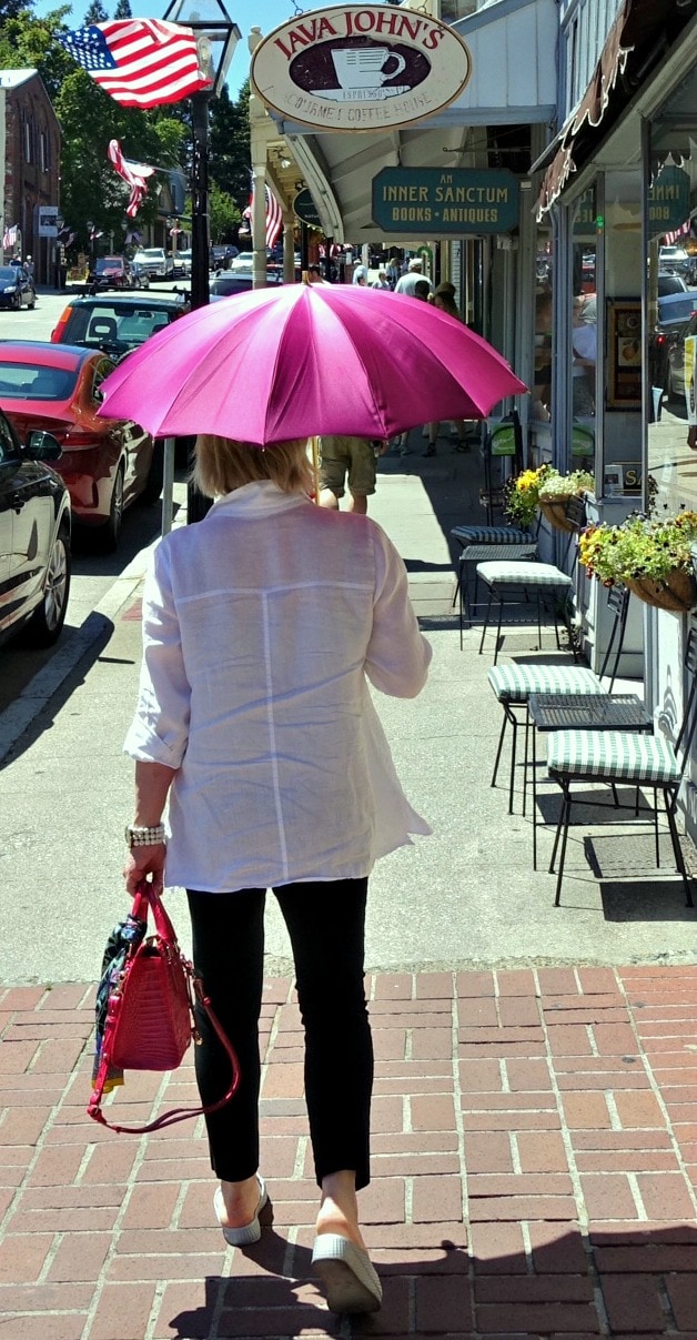 Jennifer Connolly of A Well Styled Life wearing Eileen Fisher