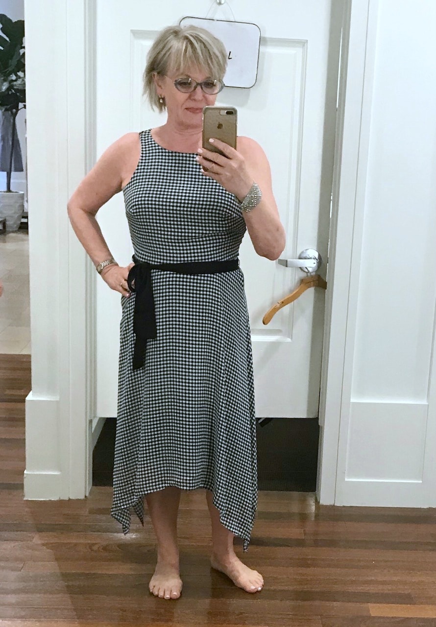 JENNIFER CONNOLLY OF A WELL STYLED LIFE MODELING GINGHAM DRESS FROM BANANA REPUBLIC