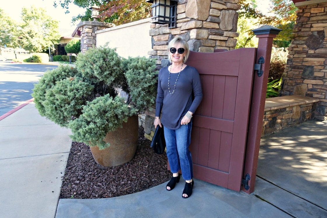 Jennifer Connolly of A Well Styled Life wearing upgraded basic tee from Fig & Lily