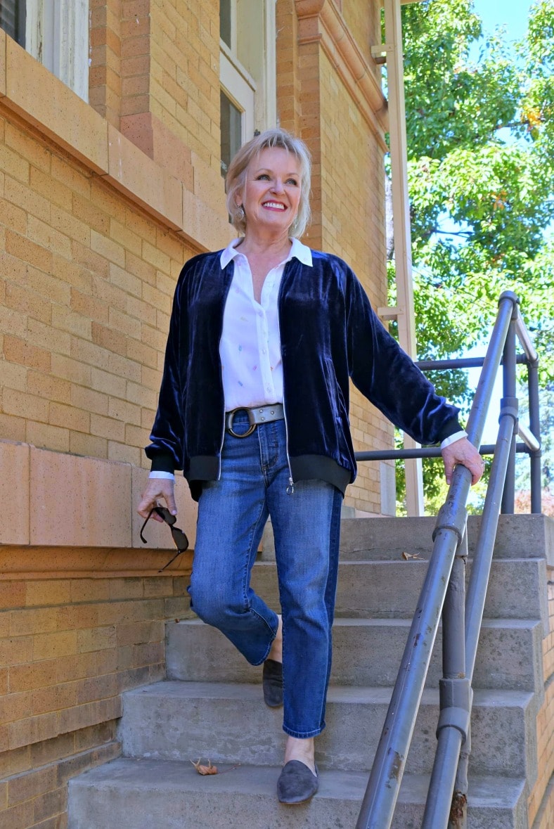 Jennifer Connolly of A Well Styled life wearing LilySilk velvet jacket