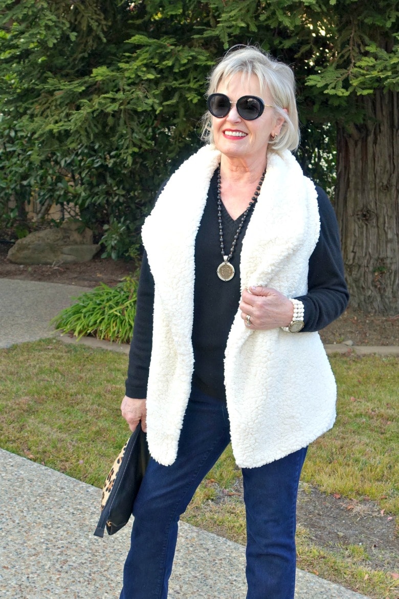 Jennifer Connolly of A Well Styled life wearing