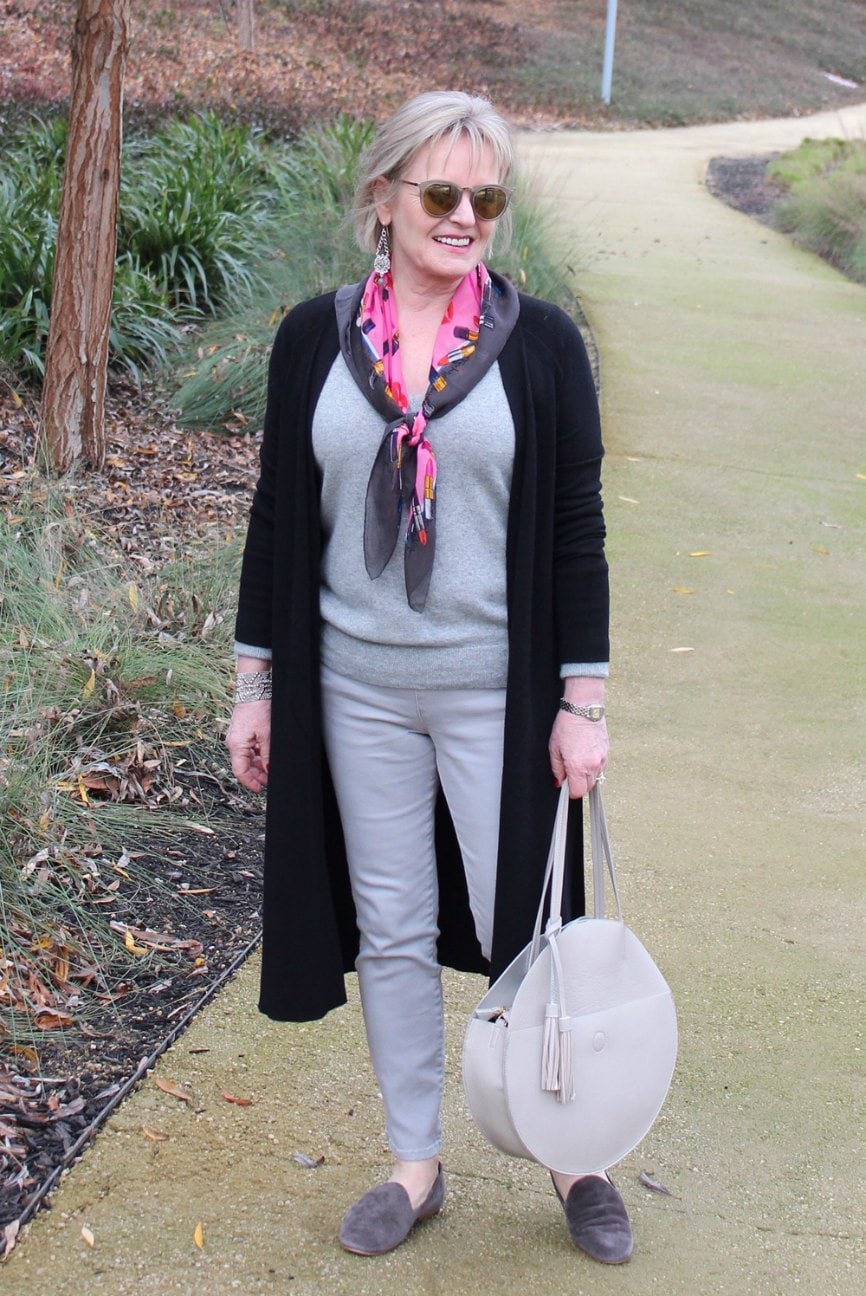 grey Everlane cahsmere sweater