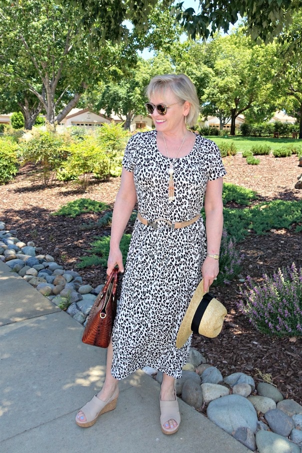 Casual outfit with leopard and neutral accessories on Jennifer Connolly of A Well Styled Life