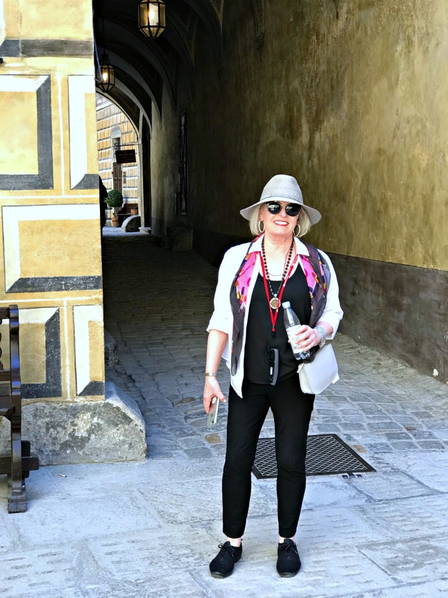 Jennifer Connolly of A Well Styled Life wearing no-iron white shirt as a jacket