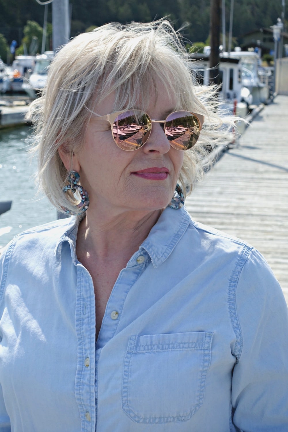 Jennifer Connolly of A Well Styled Life wearing Lele Sadoughi Women's Double Ring Hoop Earrings