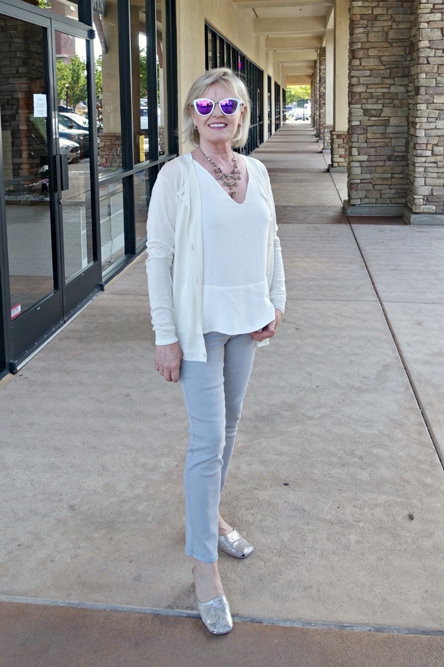 Jennifer Connolly of A Well Styles life wearing squared toe mules and casual outfit in neutralssses