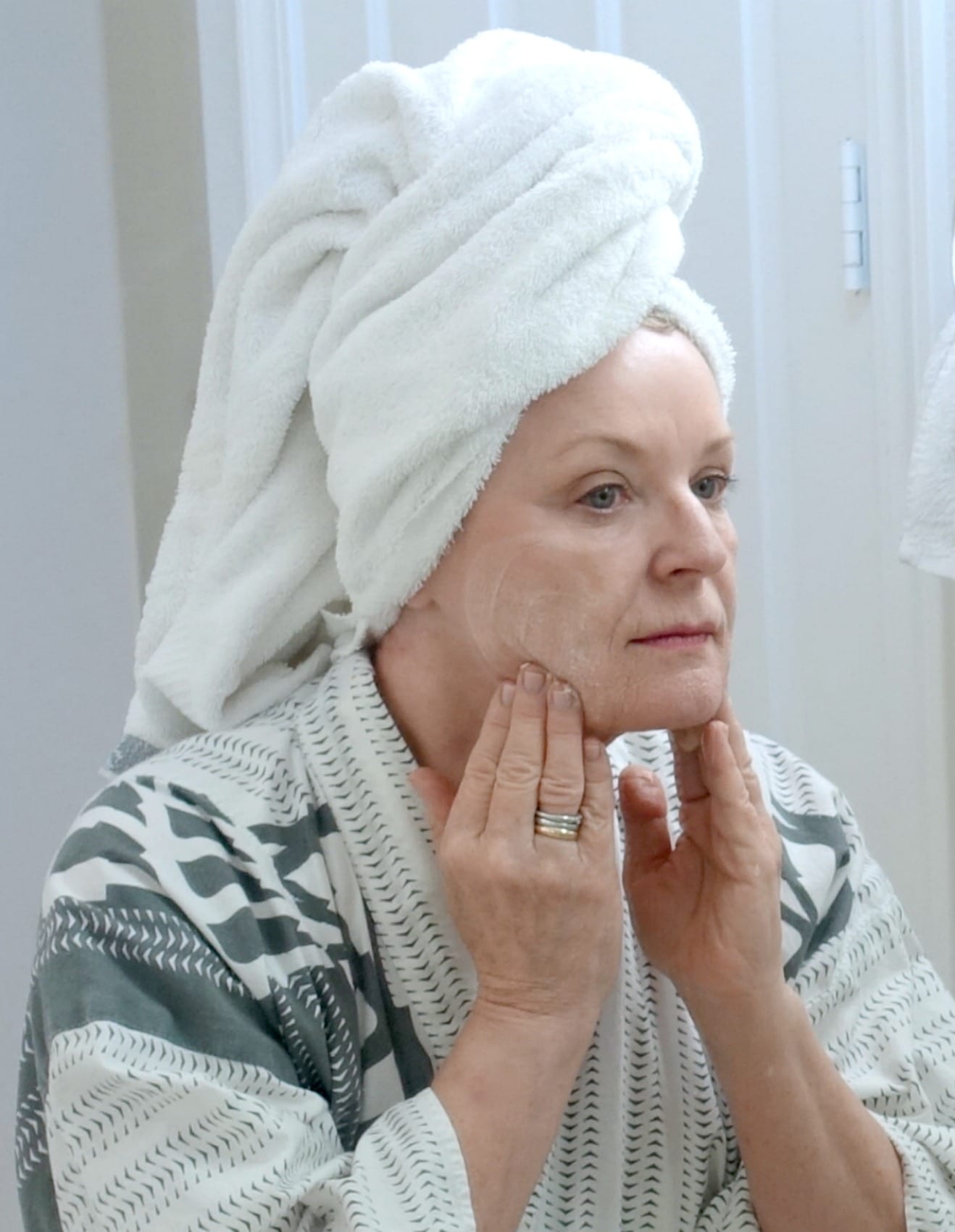 Jennifer Connolly of A Well Styled Life washing face with Colleen Rothschildcleaning balm