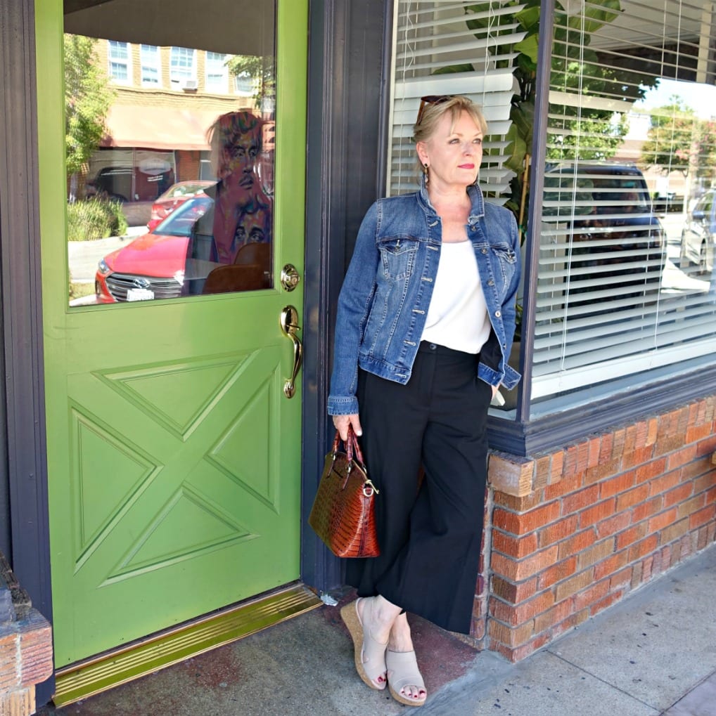 casual outfit showing proportion of wide crops on Jennifer Connolly of A Well Styled Life