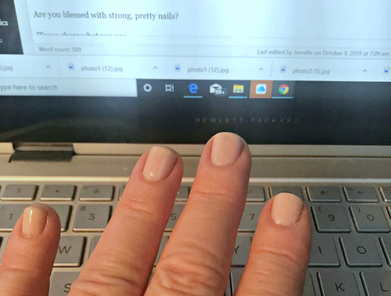 Essie Gel Couture manicure on Jennifer Connolly of A Well Styled Life