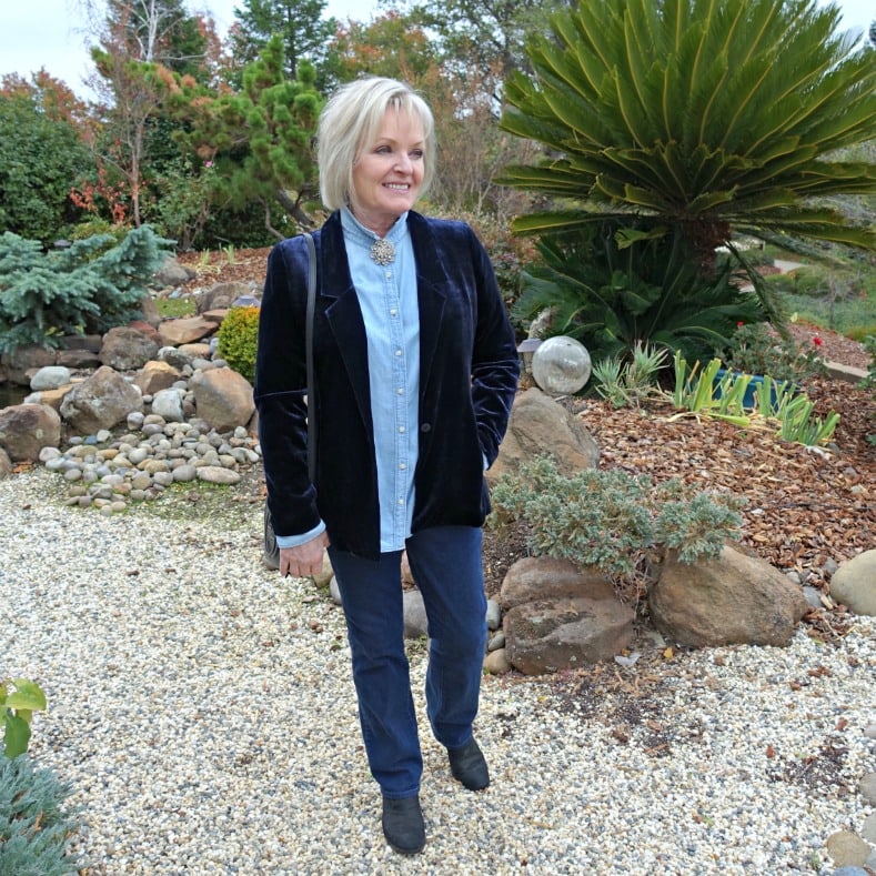 Jennifer Connolly of A Well Styled Life wearing Blue velvet blazer with chambray shirt and denim