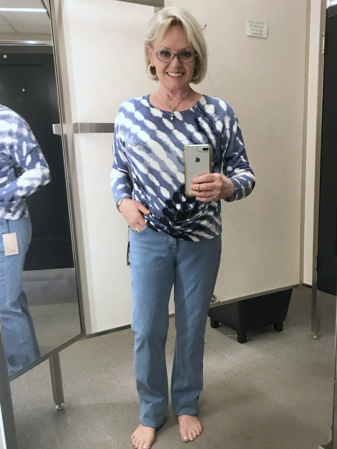 nic+zoe top with not your daughter jeans