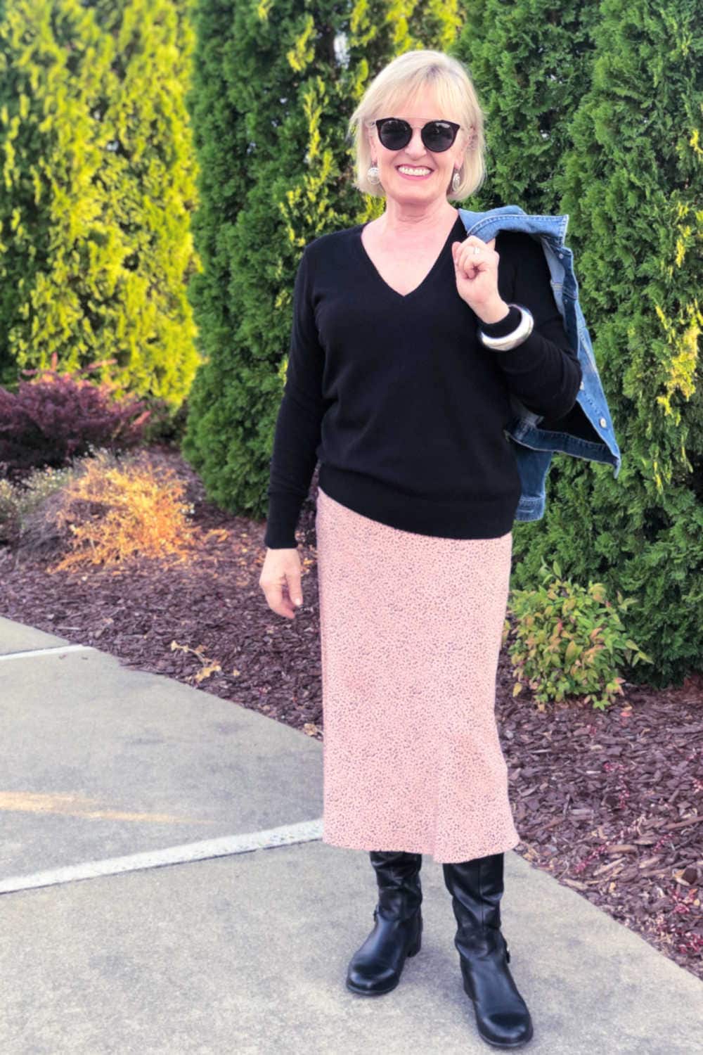 fashion blogger jennifer of a well styed life wearing fall wardrobe essentials for women over 50