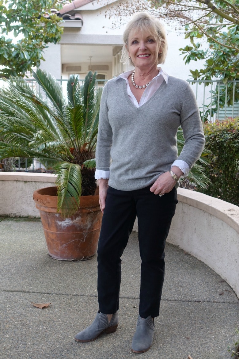 fashion blogger jennifer connolly wearing a white shirt under pullover