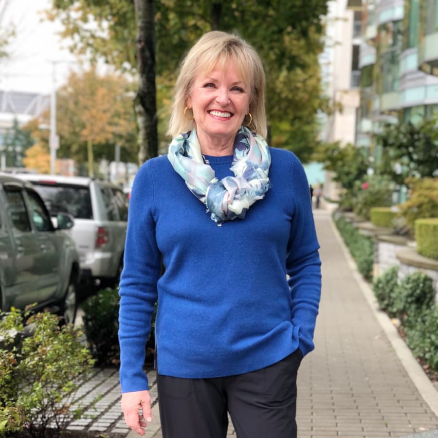 fashion blogger jennifer connolly wearing lbue sweater and floral scarf