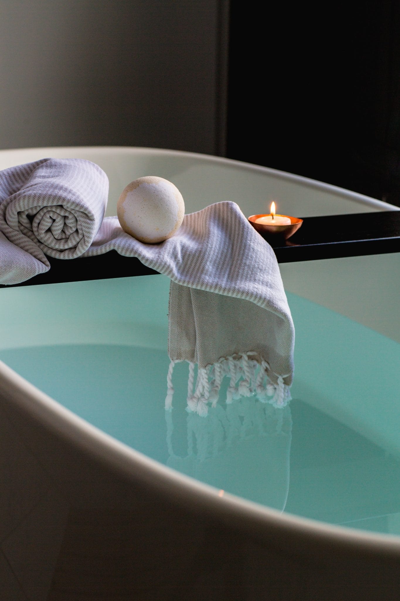 bath tub with bath salts