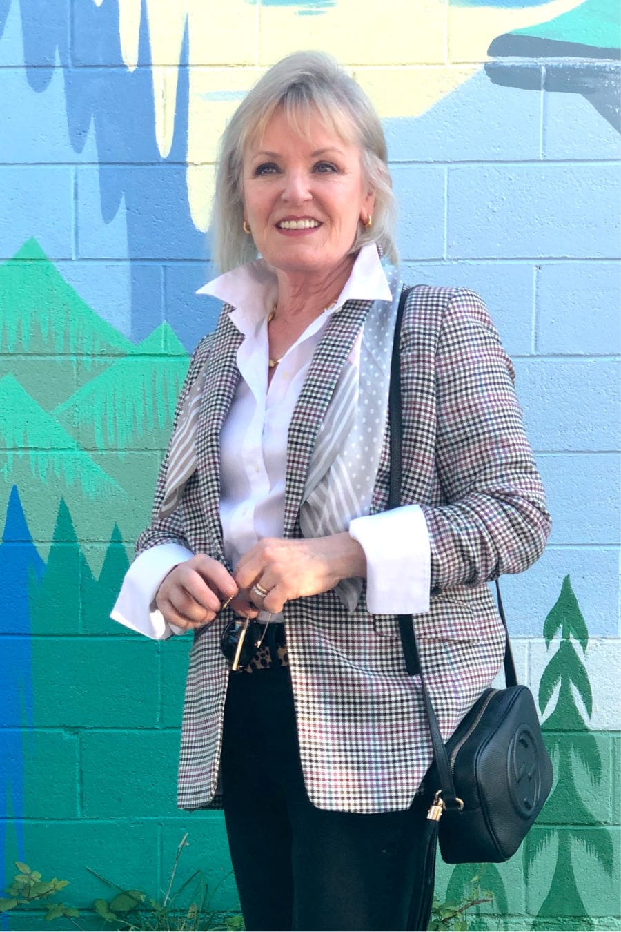shoulder bag, white shirt and plaid blazer