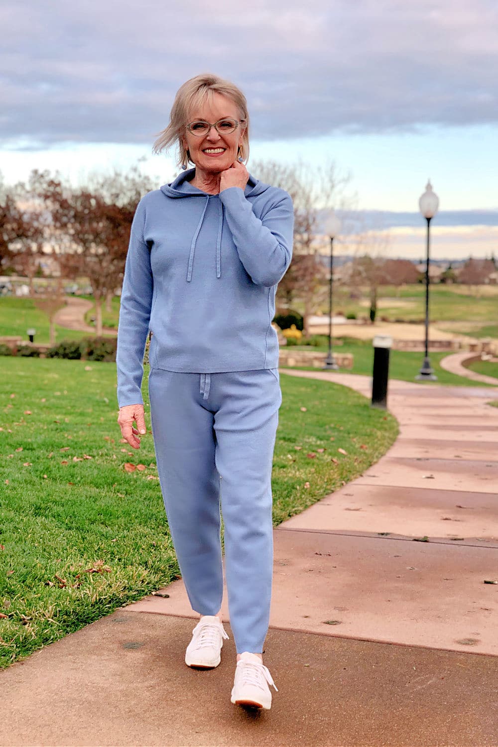 over 50 fashion blogger jennifer connolly wearing sweater suit by Banana Republic