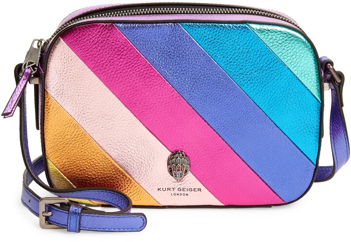 STRIPED BAG TO ADD A POP OF COLOR TO AN OUTFIT