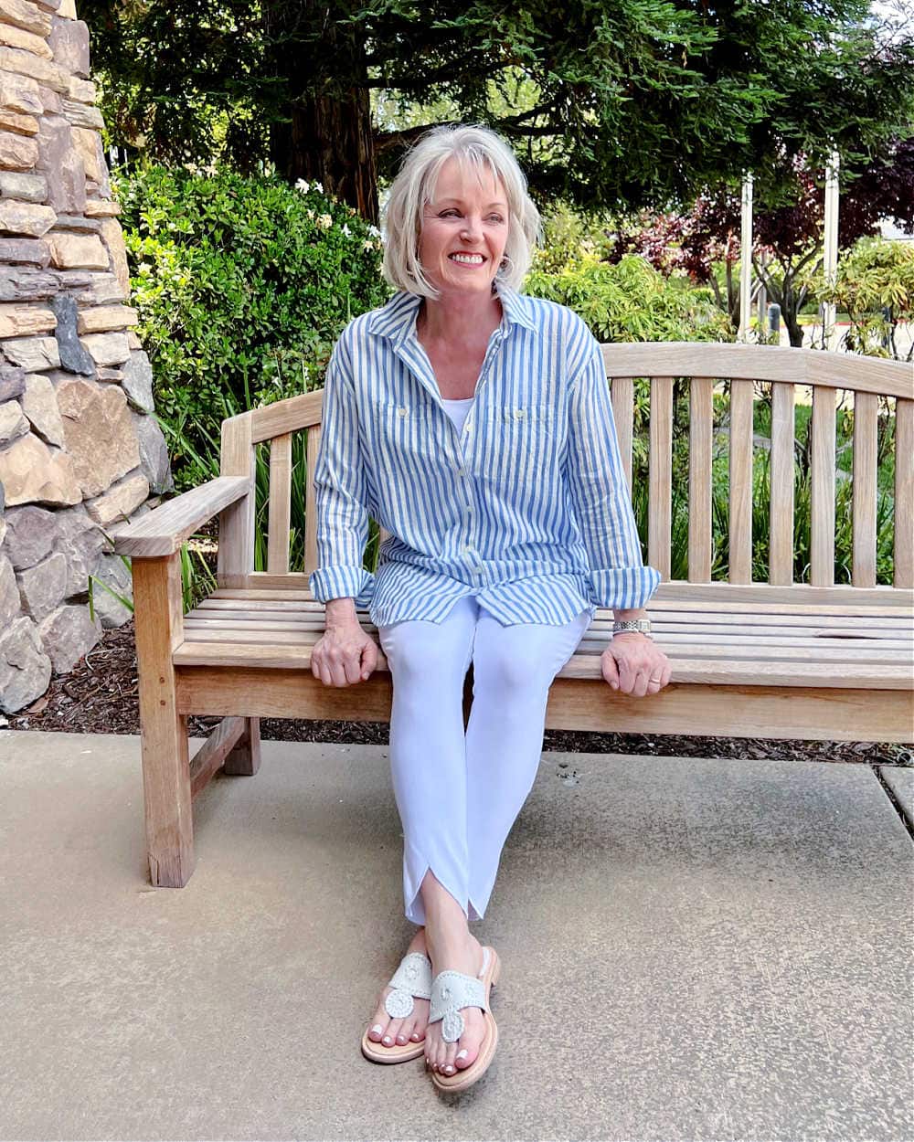 mixing casual summer shirt and leggings