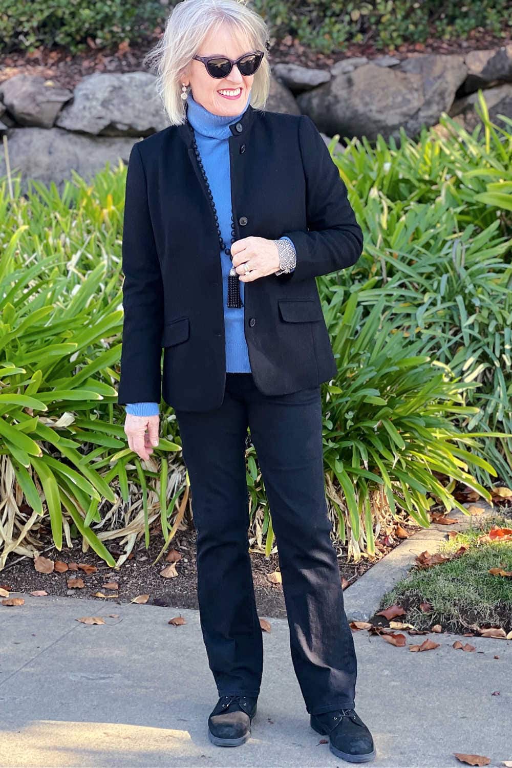 styling a blazer with bootcut black jeans