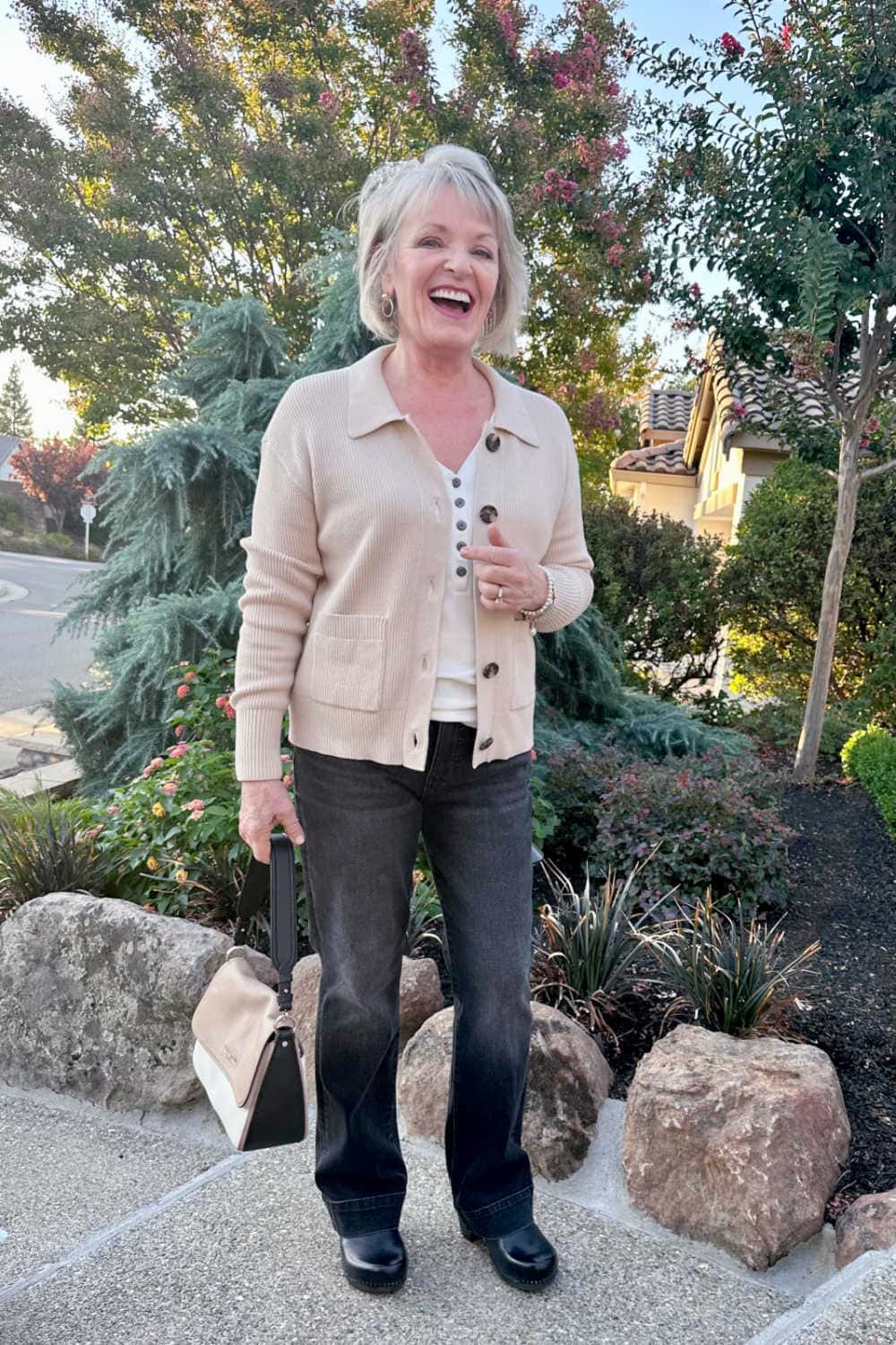petite freiendly jeans and sweater from Nordstrom for fall on over 60 blogger Jennifer Connolly