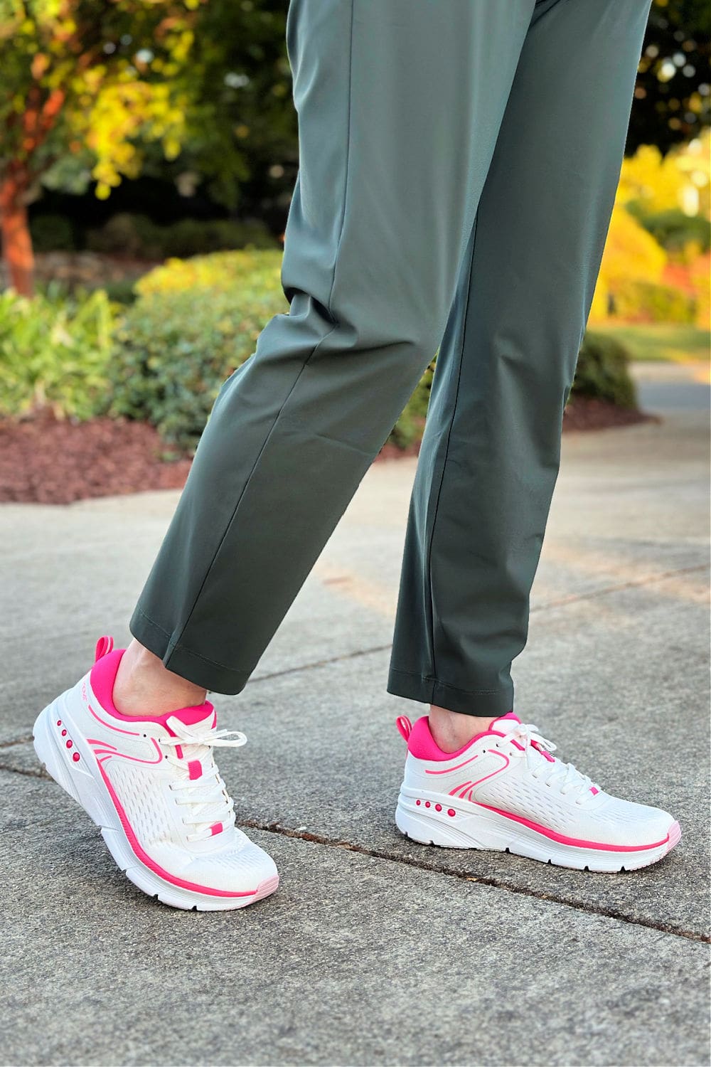 close up of Easy Spirit Limited Edition #MoveForPink Maxine sneaker