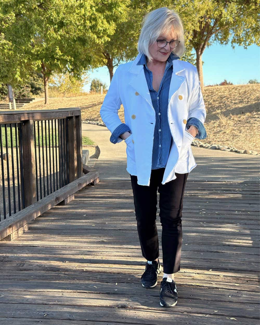 denim shirt, white fleece jacket and slim black jeans from Frank and Eileen on fashion blogger Jennifer Connolly from A Well Styled Life