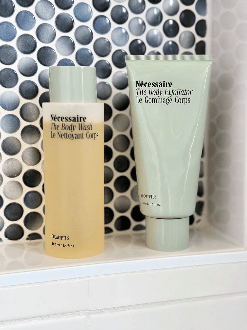 NÉCESSAIRE THE BODY WASH – NÉCESSAIRE BODY EXFOLIATOR