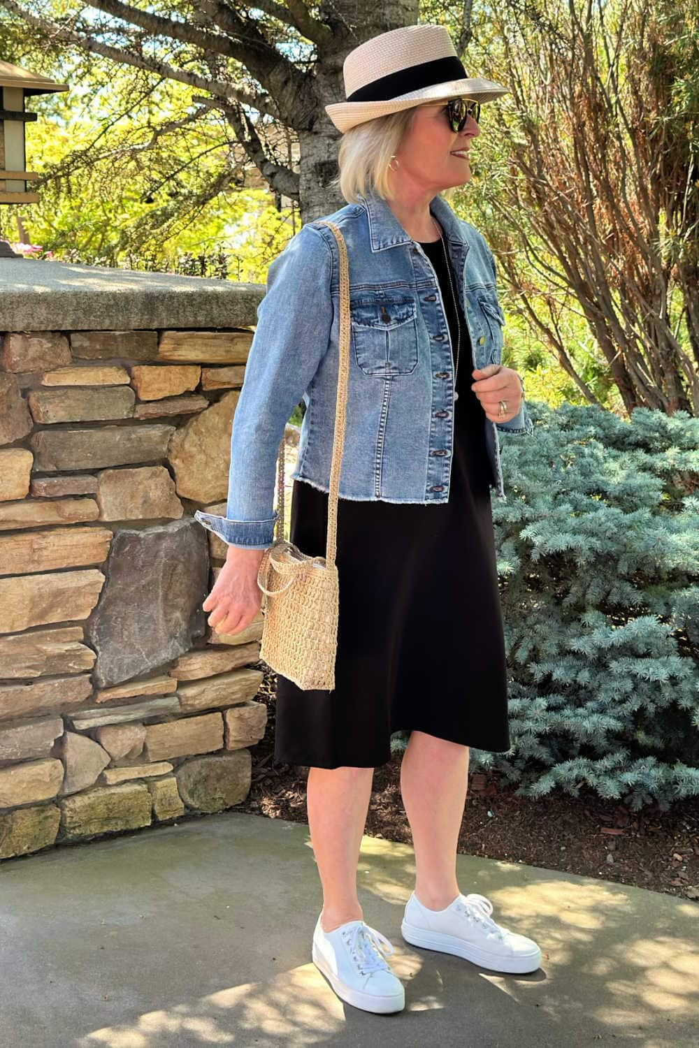 BEST DENIM JACKETS FOR WOMEN OVER 50