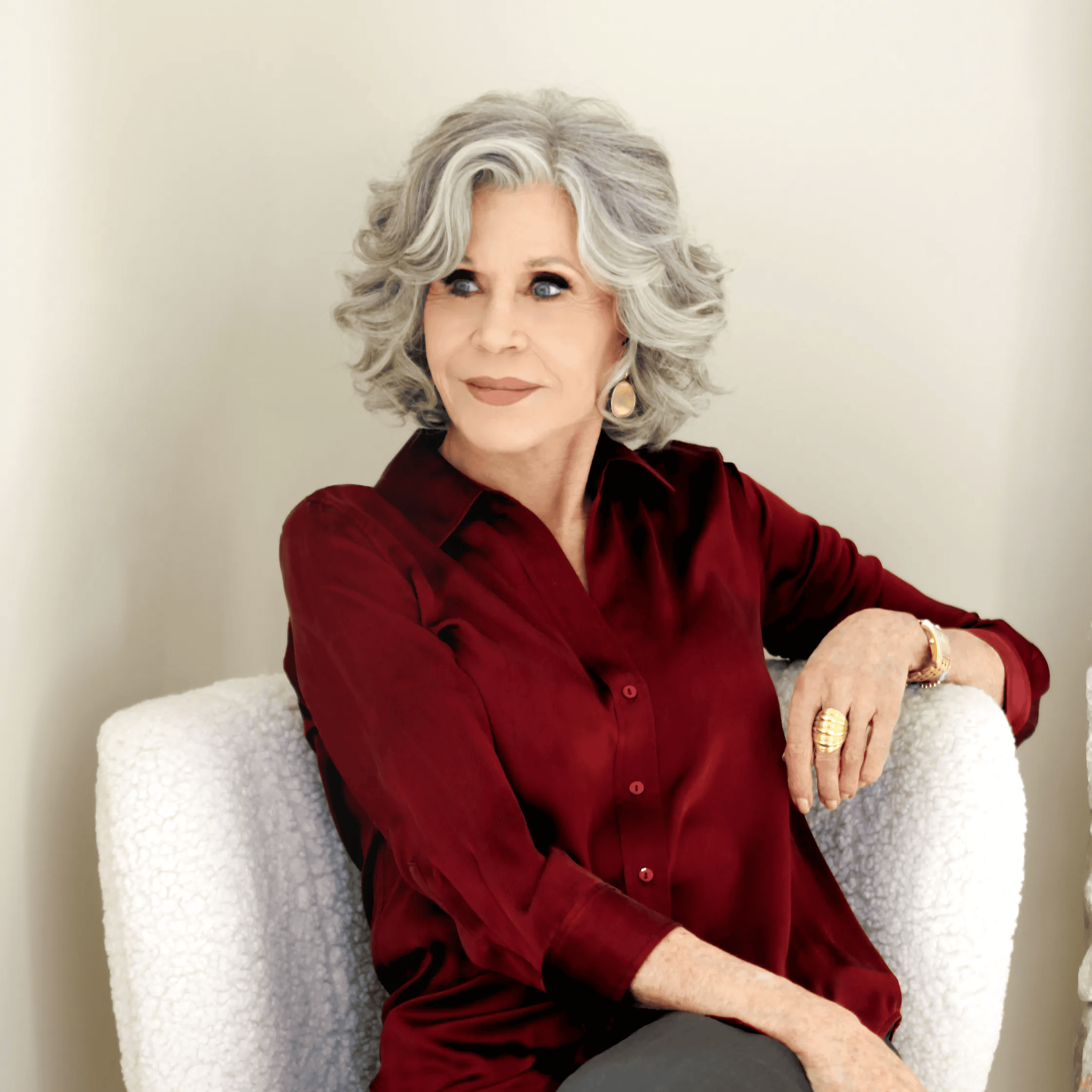 CELEBRITIES WITH MEDIUM HAIR, SHORT HAIR STYLES FOR WOMEN OVER 50 60 70