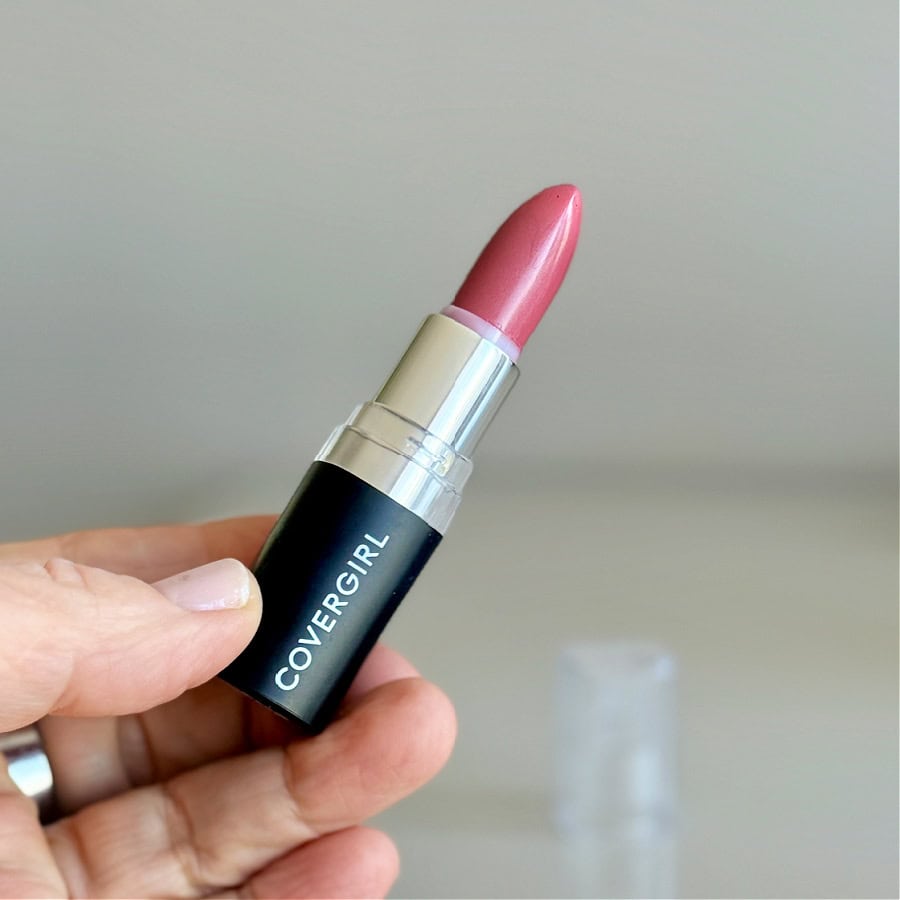 AFFORDABLE DRUGSTORE LIPSTICK FOR MATURE SKIN